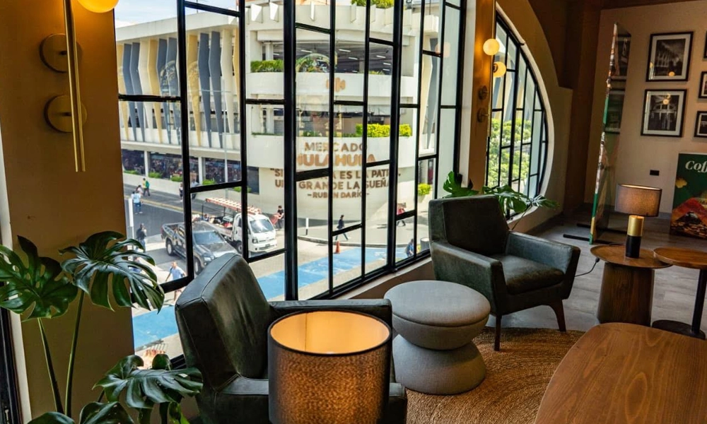 Starbucks Opens Its First Flagship Store in the Historic Center of San Salvador